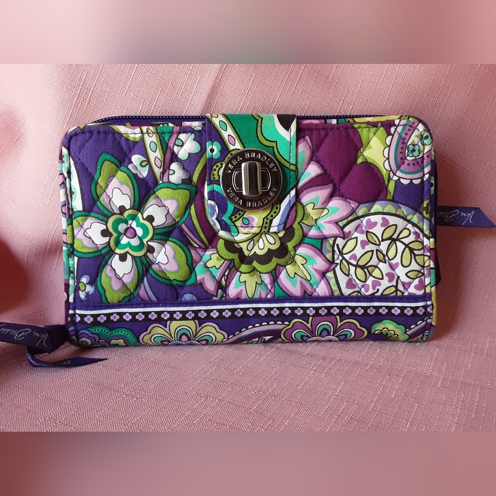 NWOT Vera Bradley Turnlock Wallet